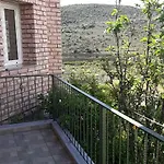 Studios&apartment Niko Luka
