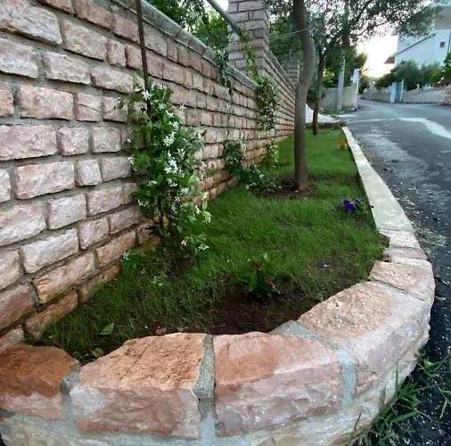 Studios&apartment Niko Luka