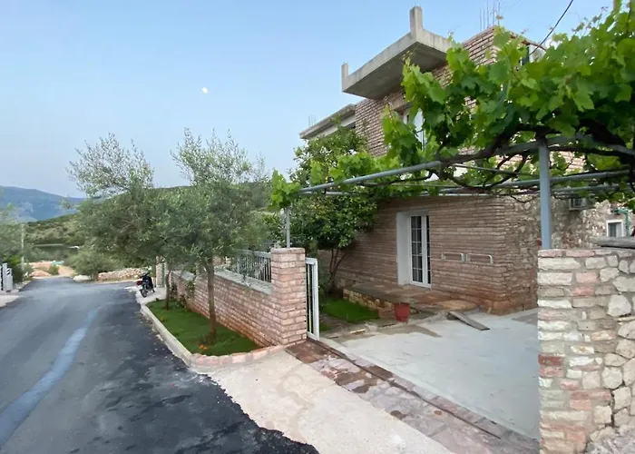 Studios&apartment Niko Luka