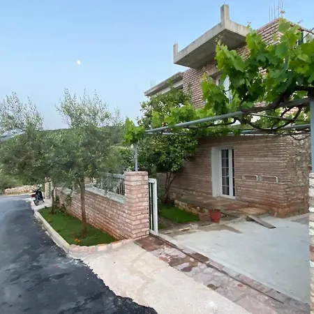 Studios&apartment Niko Luka
